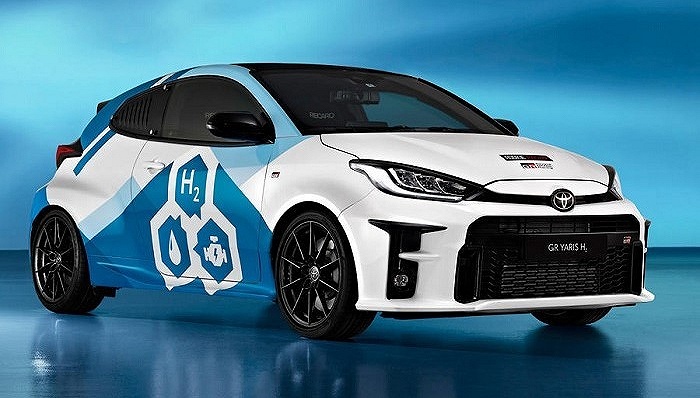 丰田在这场技术论坛上展示了一辆零排放“内燃机车”